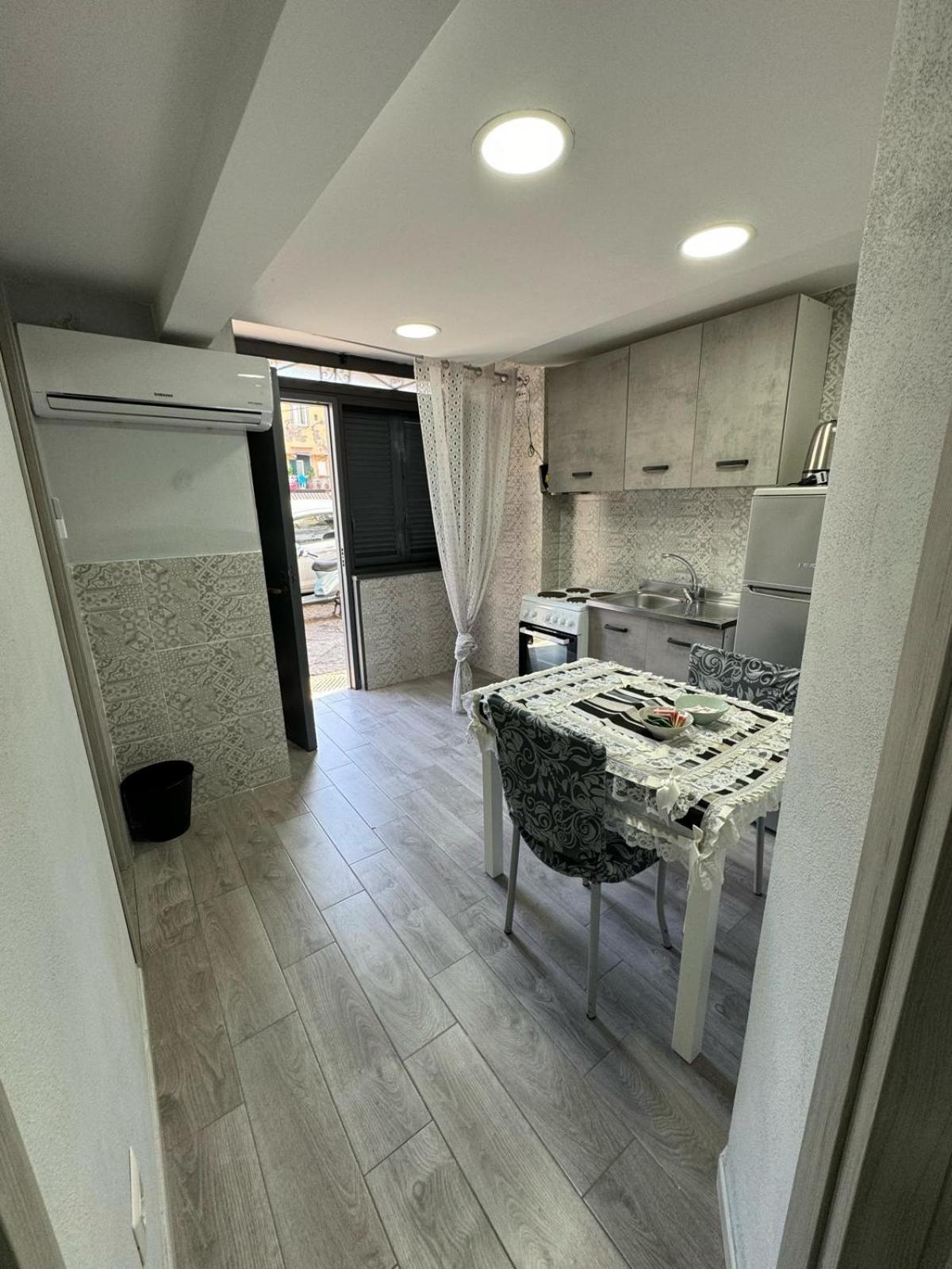 Apartment House Montesanto 11 Naples